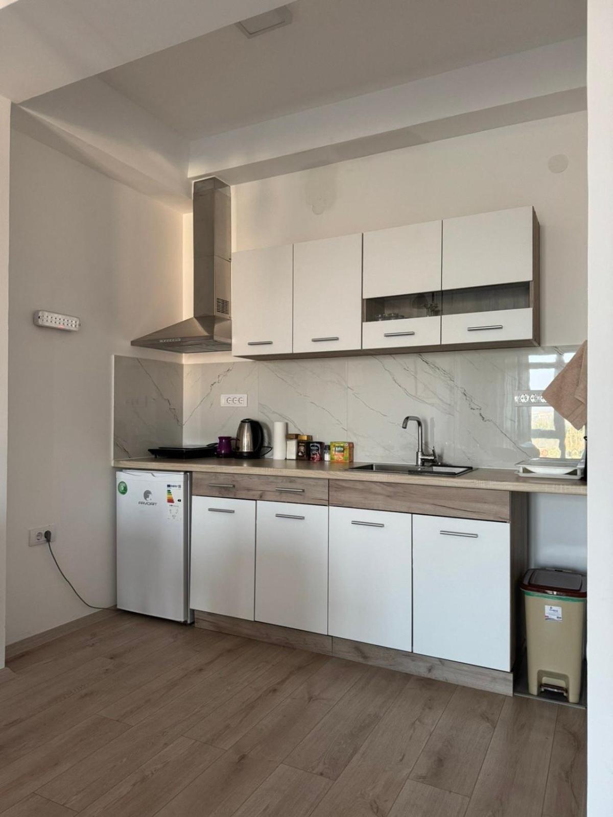 Apartment B&s