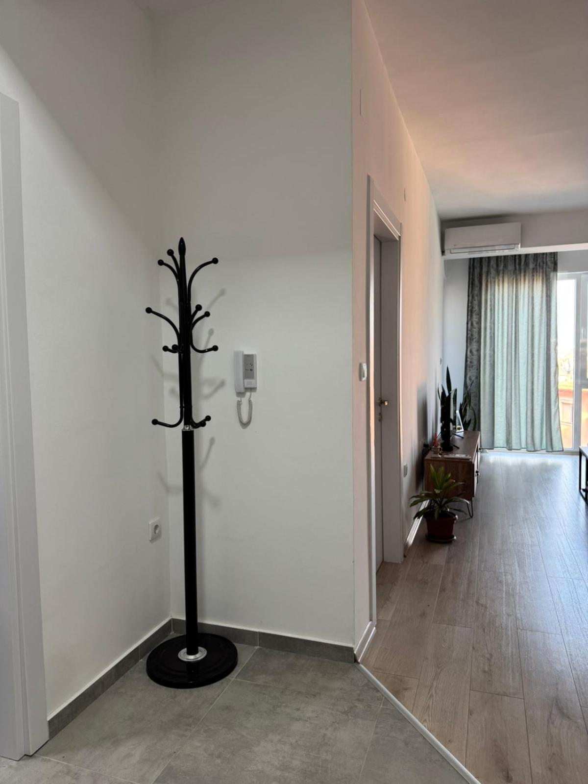 Apartment B&s